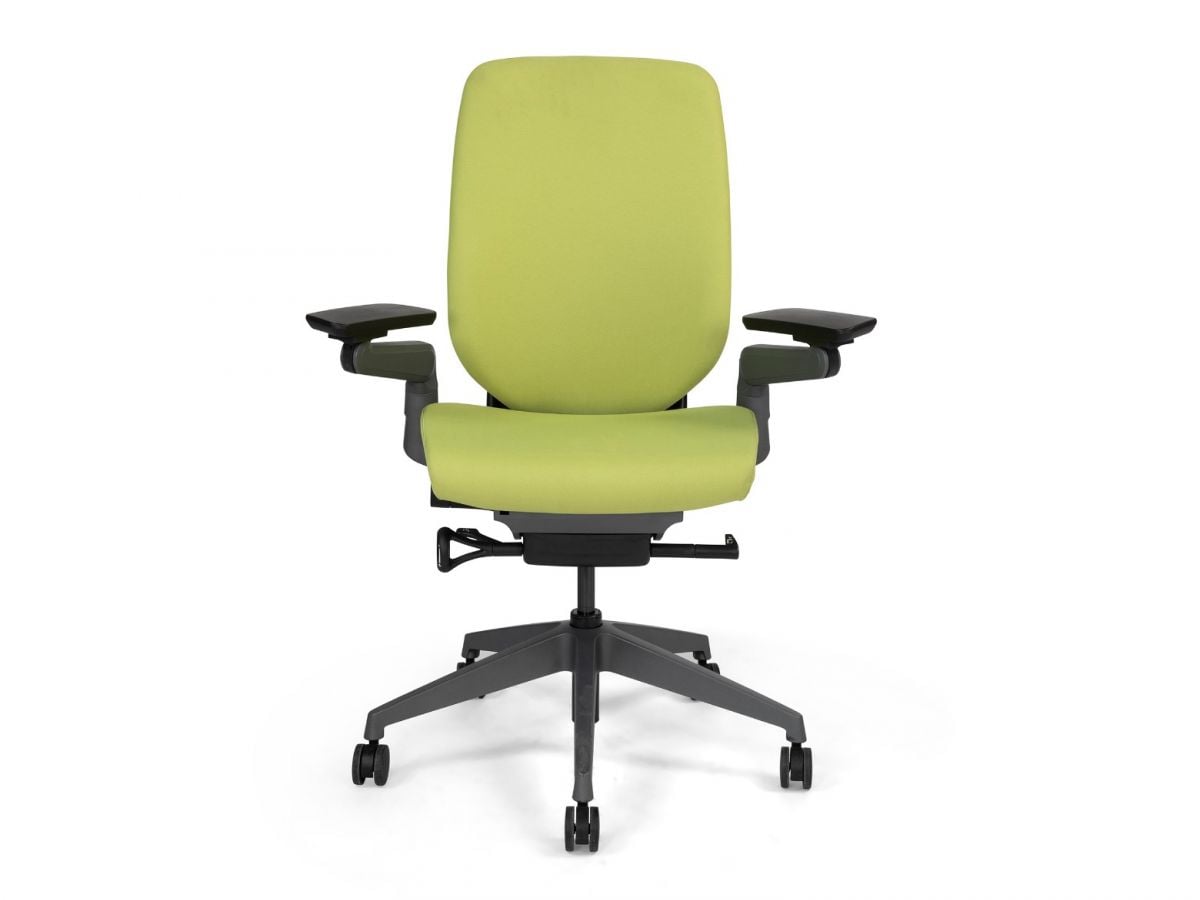 כסא מנהלים ומנהלות MILLENNIUM מורכב מתצוגה